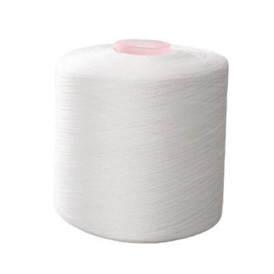 Ne 20s 30s 40/2 गांठ रहित कच्चे सफेद 100% पॉलिएस्टर रिंग स्पून यार्न बुनाई सिलाई के लिए